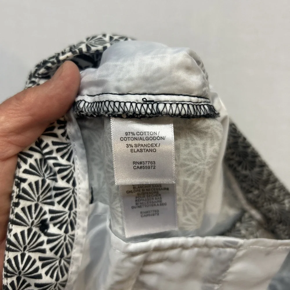 Laundry by Shelli Segal Printed‎ Shorts Women's Black/White Size 14 34X4.5